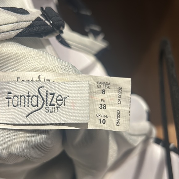 Size 8 - Picture 4 of 4